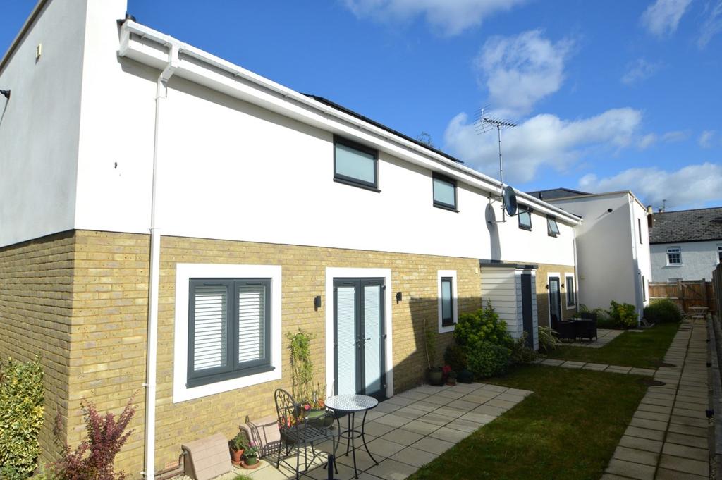 Kemble Close, WEYBRIDGE, Surrey, KT13 1 bed apartment £299,950