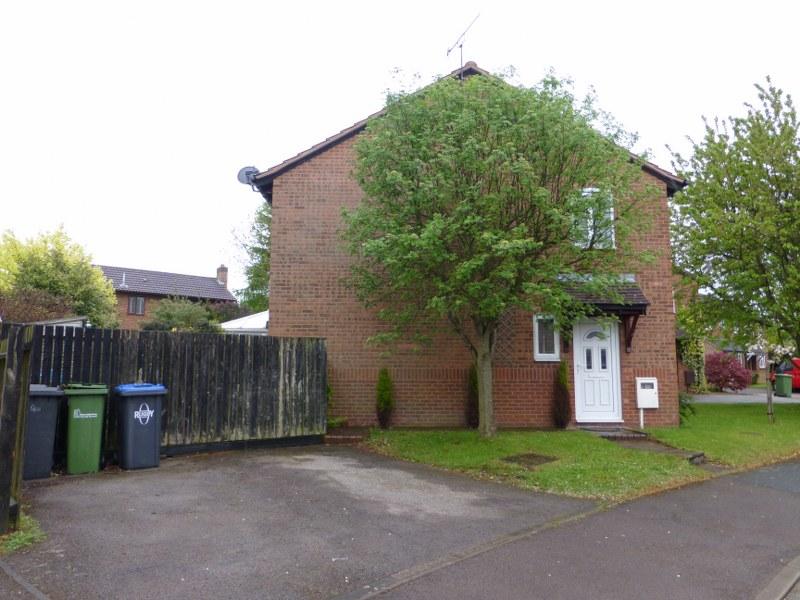 Lauderdale Close, Long Lawford, CV23 2 bed semidetached house £795