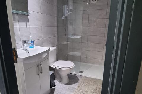 undefined, Room 3 on Gilroy Road