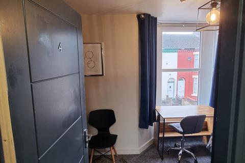 undefined, Room 4