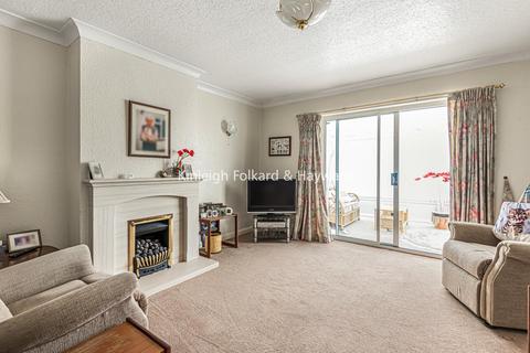 19 Worcester Close, Croydon, CR0 8HT