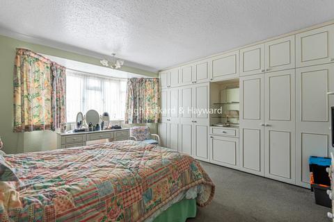 19 Worcester Close, Croydon, CR0 8HT