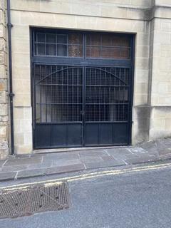 UNDERGROUND PARKING SPACE IN CIRCUS PLACE