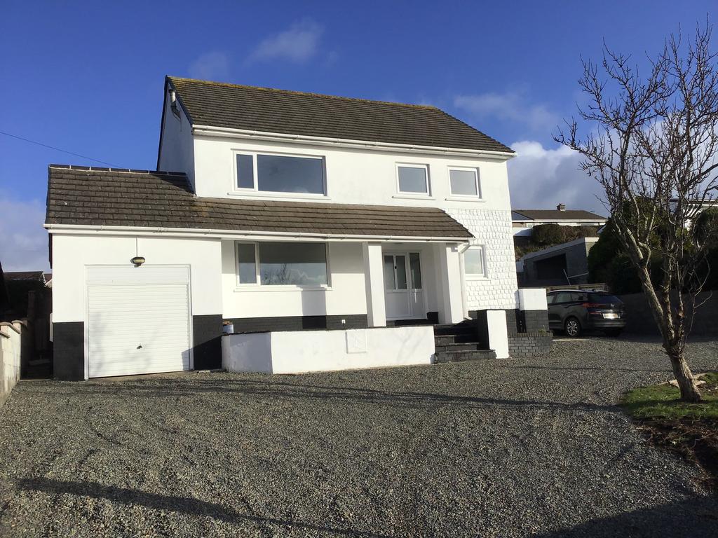4 bedroom detached house to rent
