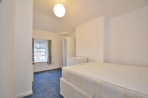 3 bedroom flat to rent - Hither Green Lane London SE13