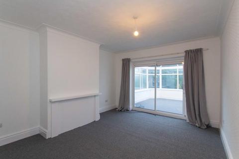24 Dennistead Crescent, Leeds, LS6 3PU