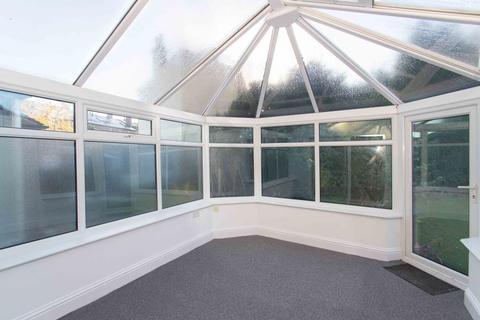 24 Dennistead Crescent, Leeds, LS6 3PU