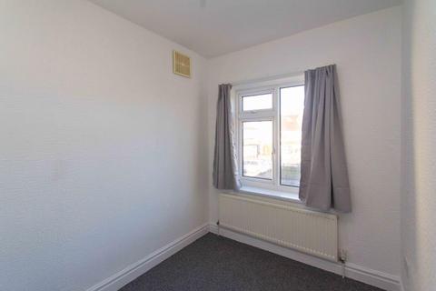 24 Dennistead Crescent, Leeds, LS6 3PU