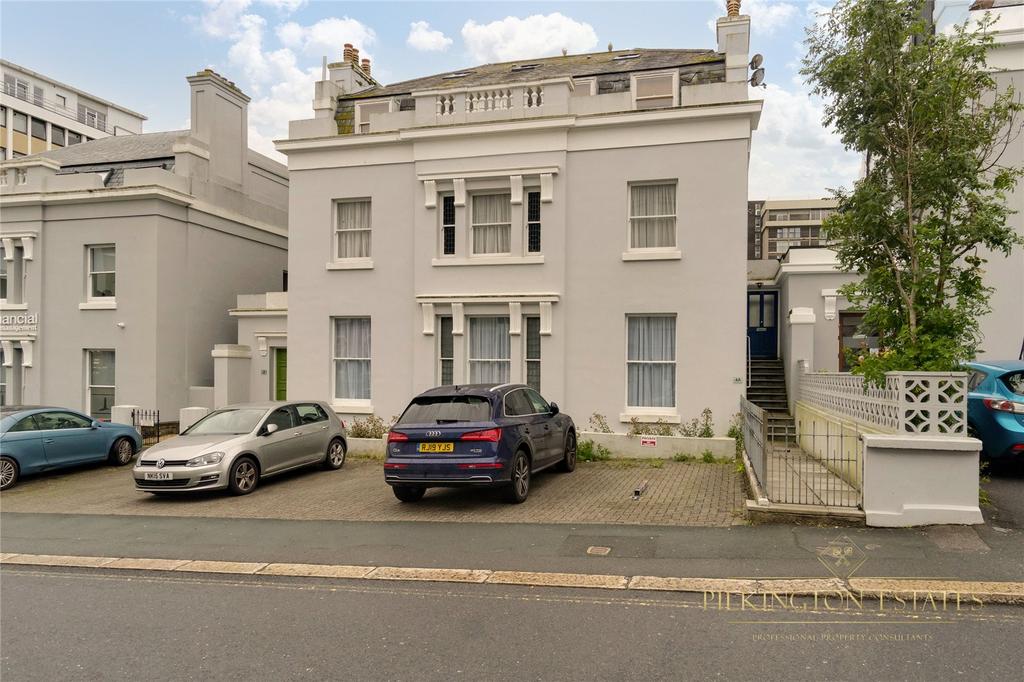 Lockyer Street, Plymouth, PL1 3 bed penthouse £299,000