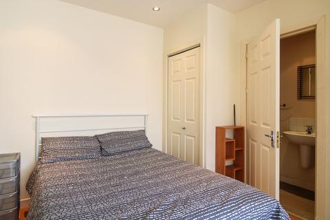 Studio to rent, Spital, Aberdeen