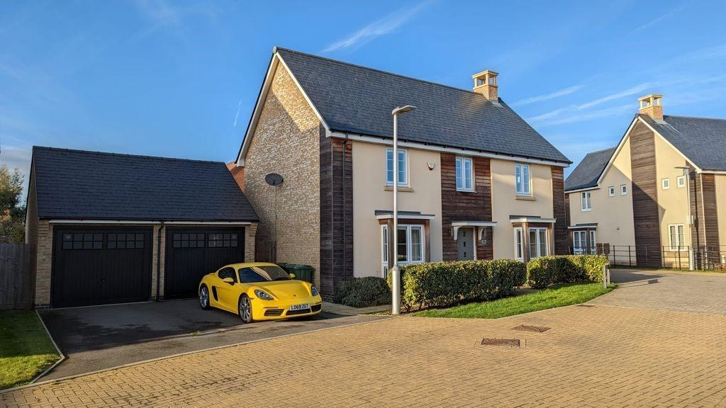 Great Blakelands, Marston Moretaine 5 bed detached house £2,150 pcm