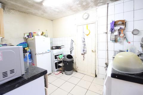 44 County Road, Swindon, SN1 2EW