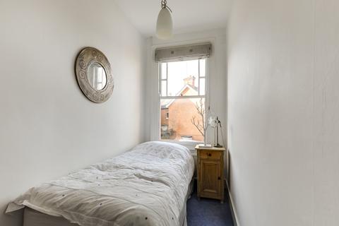 11 Outram Road, London, N22 7AB