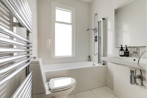 11 Outram Road, London, N22 7AB