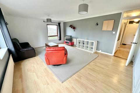 2 bedroom flat to rent - Dawsmere Close, Camberley GU15