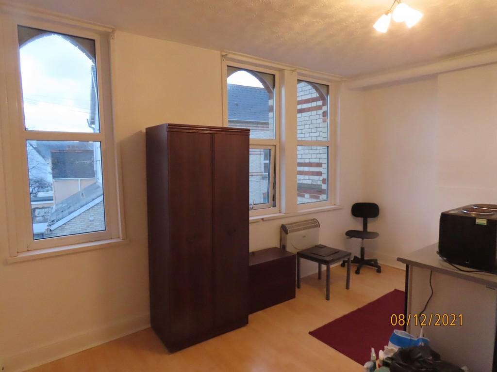 Barnstaple Studio £528 pcm (£122 pw)