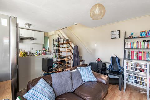 4 Redwood Way, Barnet, EN5 2RT