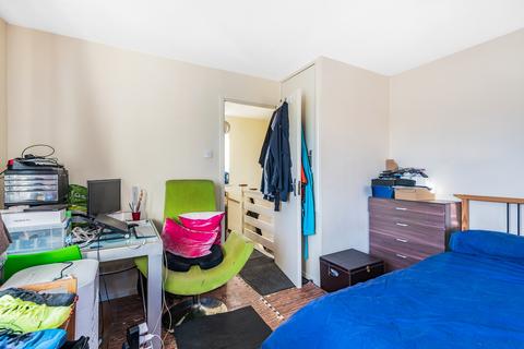 4 Redwood Way, Barnet, EN5 2RT