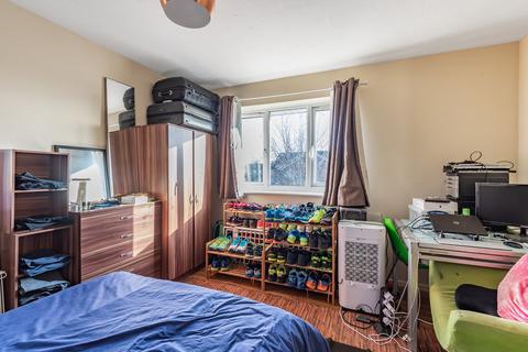 4 Redwood Way, Barnet, EN5 2RT
