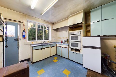 25 Warren Road, Ickenham, Uxbridge, UB10 8AA
