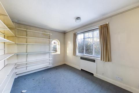 25 Warren Road, Ickenham, Uxbridge, UB10 8AA