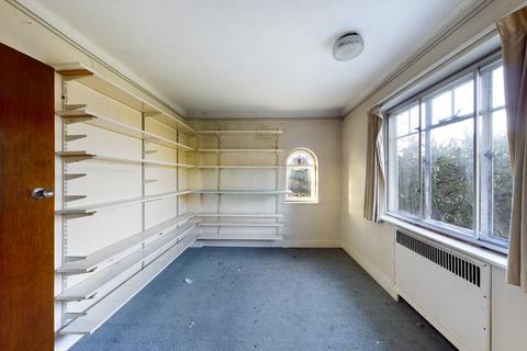 25 Warren Road, Ickenham, Uxbridge, UB10 8AA