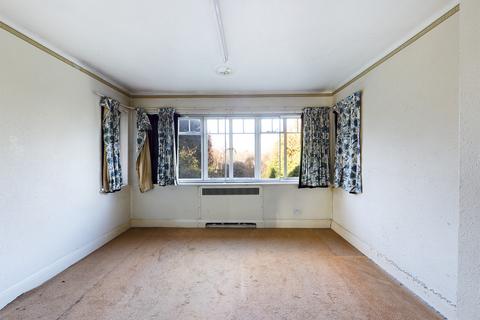 25 Warren Road, Ickenham, Uxbridge, UB10 8AA