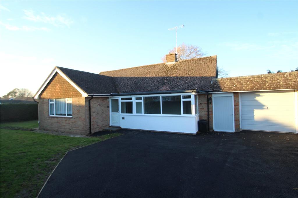 Mill Road Avenue, Angmering... 2 bed bungalow £1,425 pcm (£329 pw)