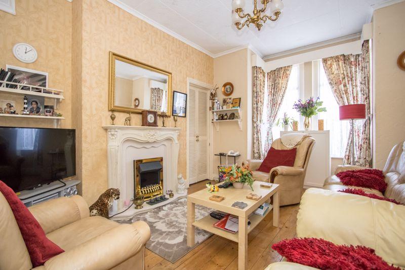 Cornerswell Road, Penarth 3 bed semidetached house £400,000