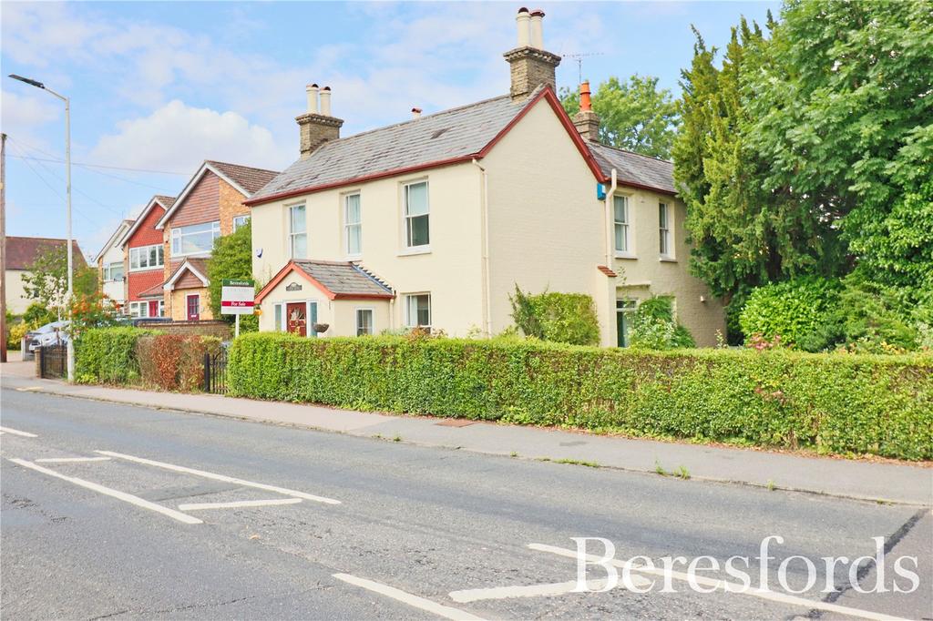 Ongar Road, Writtle, CM1 4 bed detached house £675,000