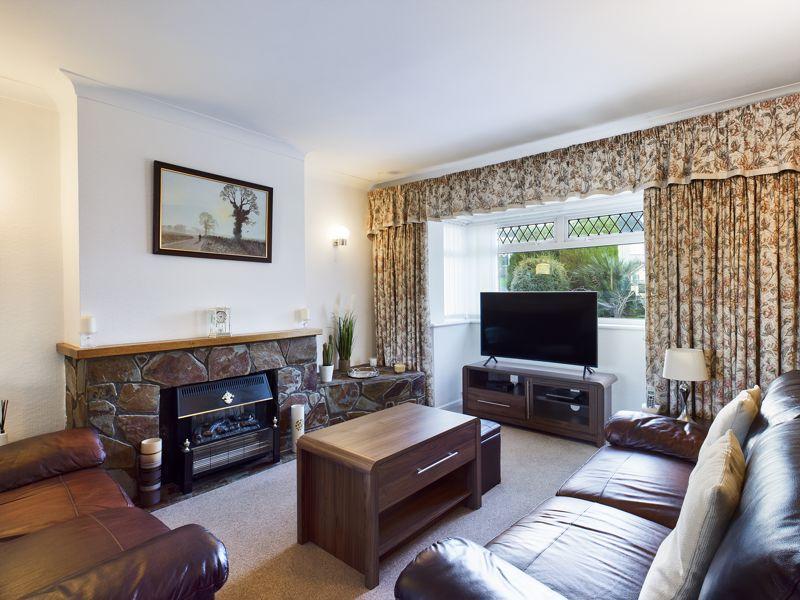 Brundall Crescent Cardiff CF5 4RU 3 bed semidetached house £275,000