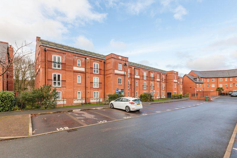 Trevore Drive, Standish, WN1 2QE 2 bed apartment £550 pcm (£127 pw)