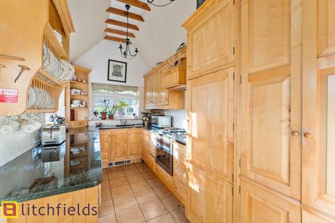89 Willifield Way, London, NW11 6YH