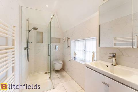 89 Willifield Way, London, NW11 6YH
