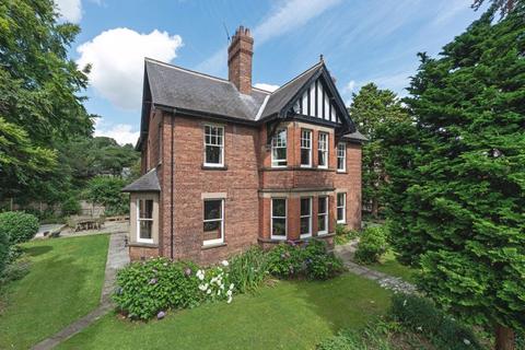 6 bedroom detached house for sale - Kings Avenue, Morpeth, Northumberland