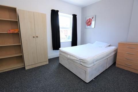 6 bedroom apartment to rent - Stratford Road, Heaton