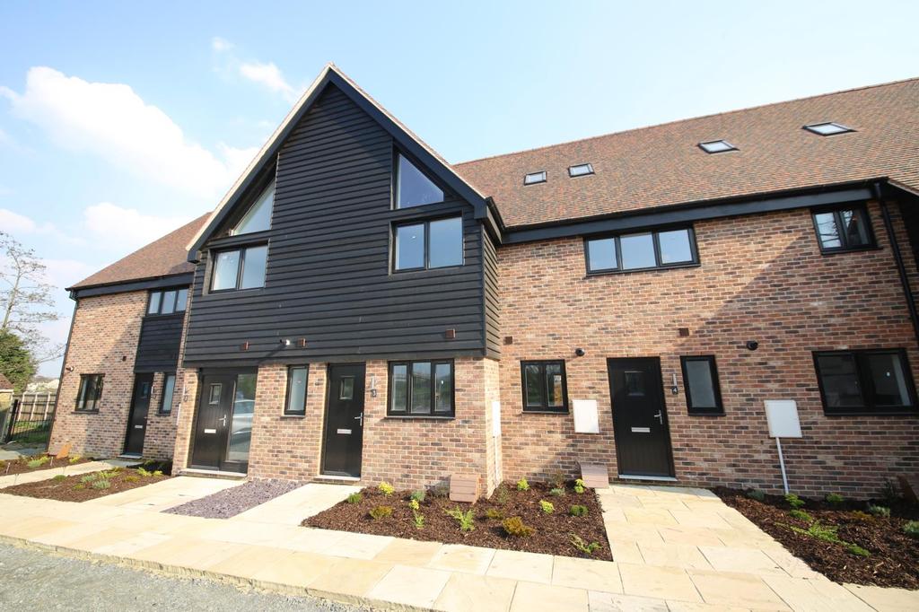 James Court, Stanford Road, StanfordLeHope, Essex, SS17 4 bed