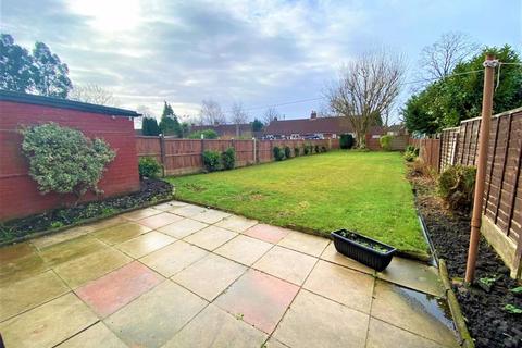 3 bedroom semi-detached house to rent, Winchester Road, Manchester