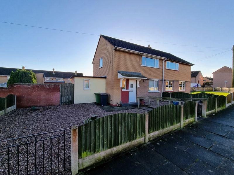 Levens Drive, Carlisle 2 bed semidetached house £575 pcm (£133 pw)