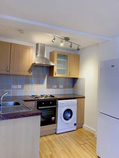 2 bedroom flat for sale - The Triangle, Kingston upon Thames, KT1