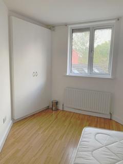 2 bedroom flat for sale - The Triangle, Kingston upon Thames, KT1