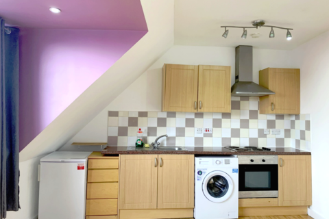 1 bedroom flat for sale - The Triangle, Kingston upon Thames, KT1