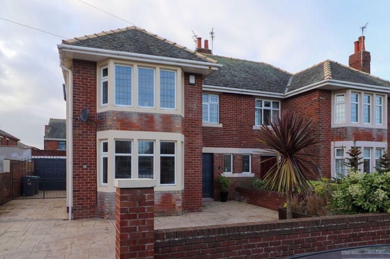 Walpole Avenue, Blackpool 3 bed semidetached house £240,000