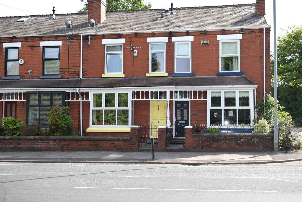 Manchester Road, Westhoughton, Bolton 3 bed terraced house £205,000