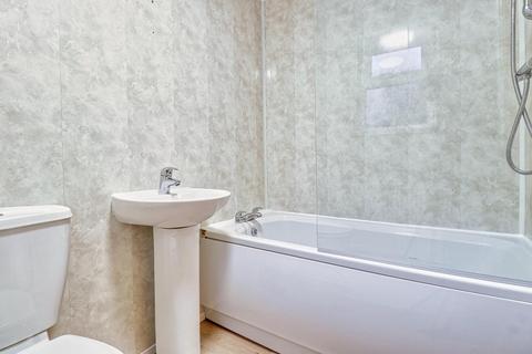105 Broadway, Horsforth, Leeds, LS18 4HL