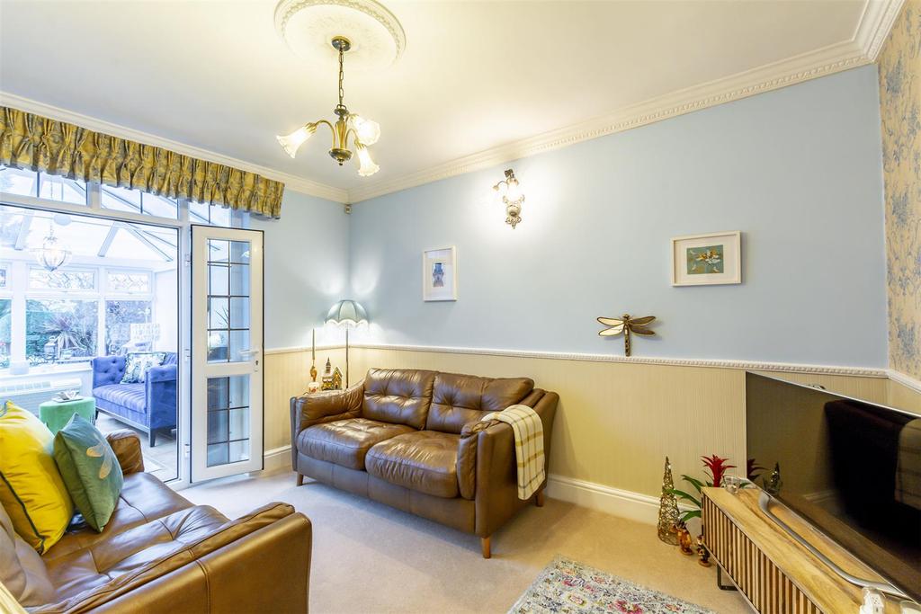 Ilkeston Road, Trowell, Nottingham 3 bed detached house £325,000
