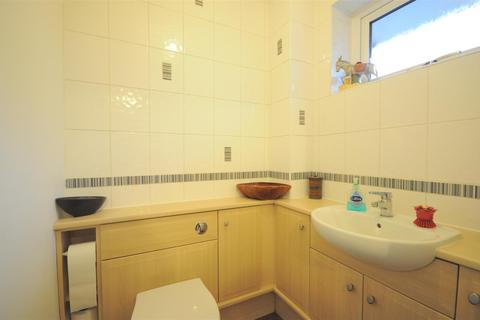 10 Deansberry Close, Stoke-on-trent, ST4 8JH