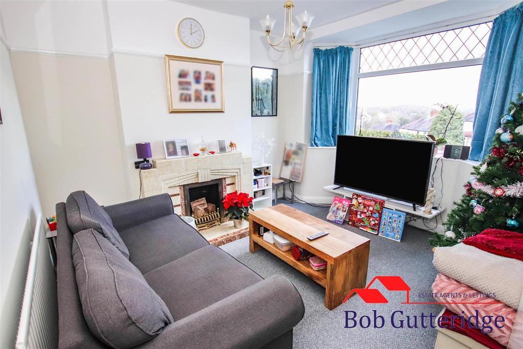 Oaklands Avenue, Wolstanton, Newcastle 3 bed semidetached house £180,000