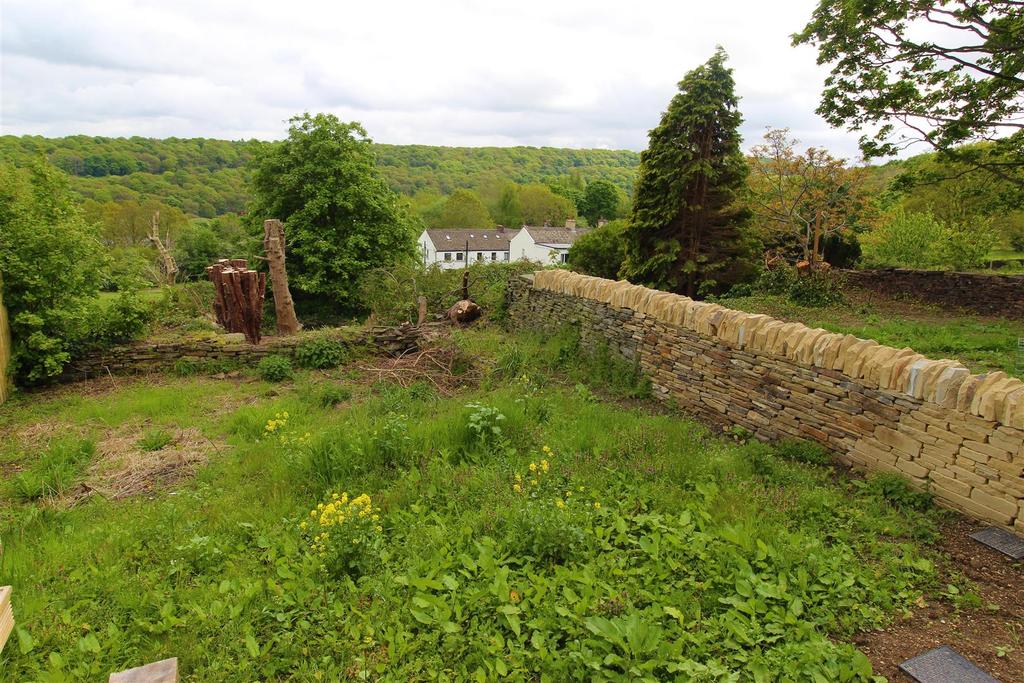 Westgate, Almondbury, Huddersfield 3 bed semidetached house £925 pcm