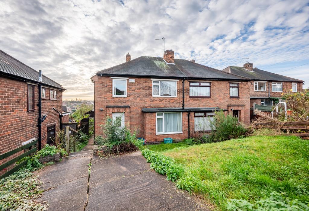 Redland Grove, Carlton, Nottingham 3 bed house £200,000